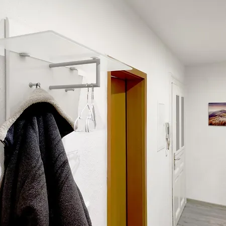 Stilvolles In Zwischen Flughafen, Messe, Porsche Und Bmw