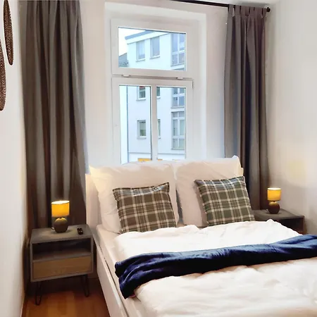 Stilvolles In Zwischen Flughafen, Messe, Porsche Und Bmw *