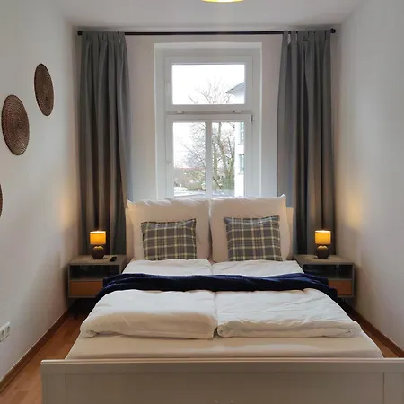 Stilvolles In Zwischen Flughafen, Messe, Porsche Und Bmw *