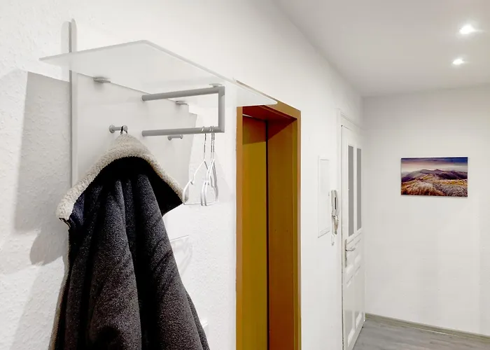 Stilvolles In Zwischen Flughafen, Messe, Porsche Und Bmw