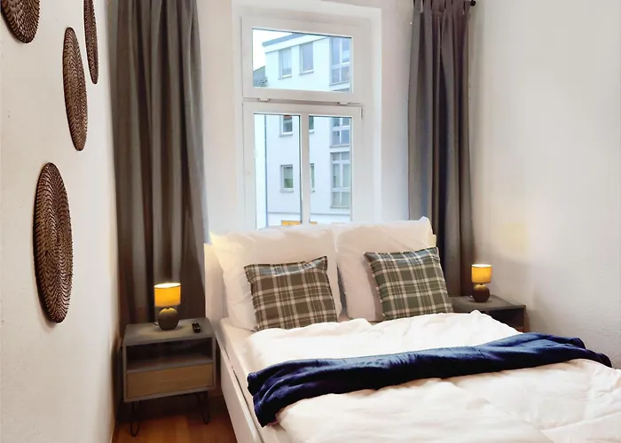 Stilvolles In Zwischen Flughafen, Messe, Porsche Und Bmw *